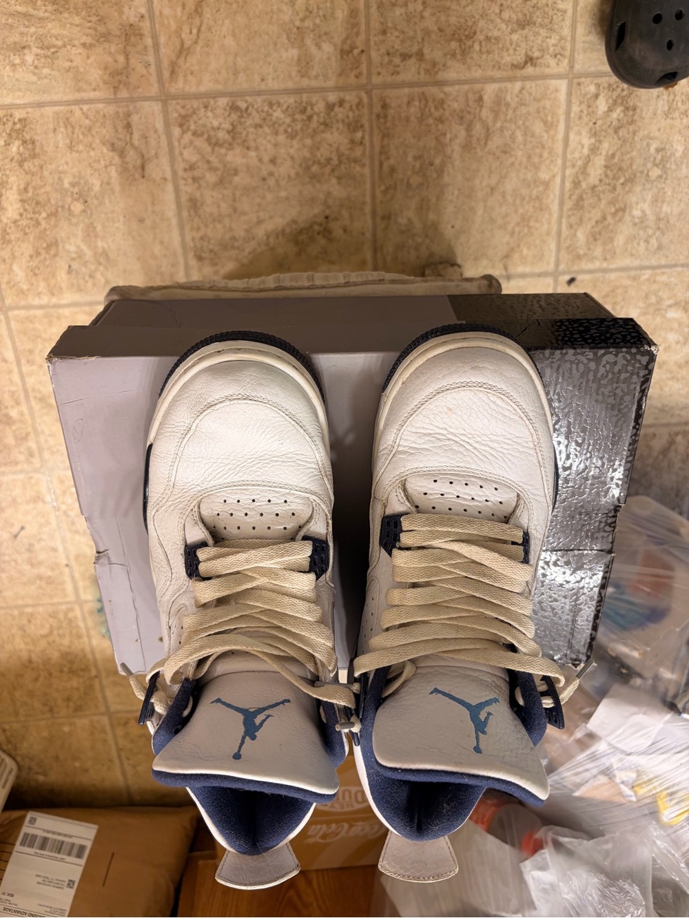 Jordan 4 - Picture 7 of 8